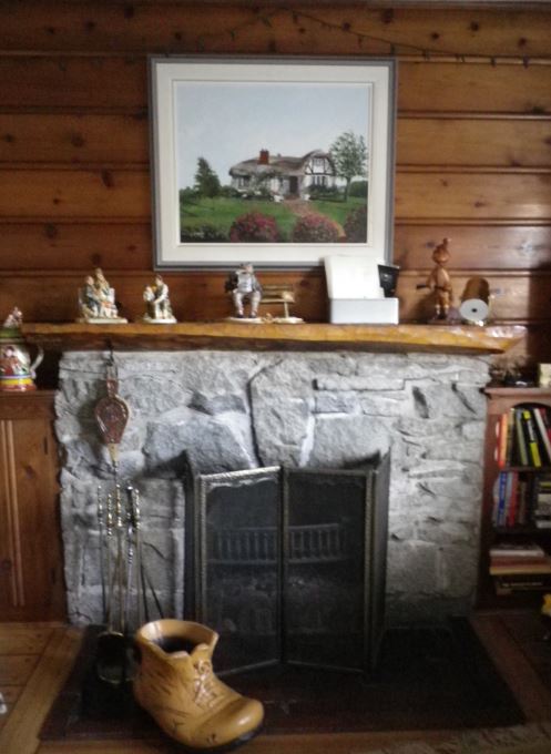 Hobbit House interior