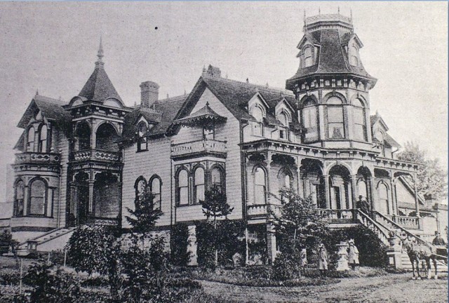 725 Queens Avenue, New Westminster