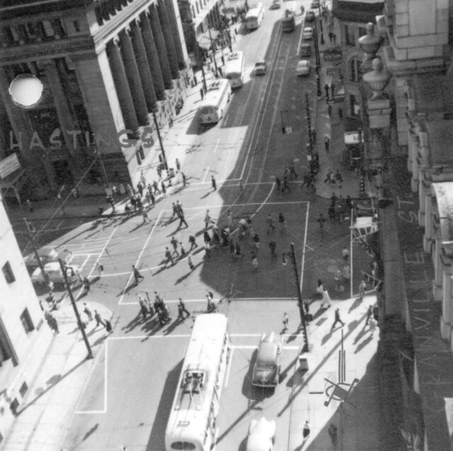 pedestrian scramble crisscross