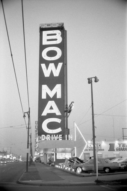 Bow mac sign