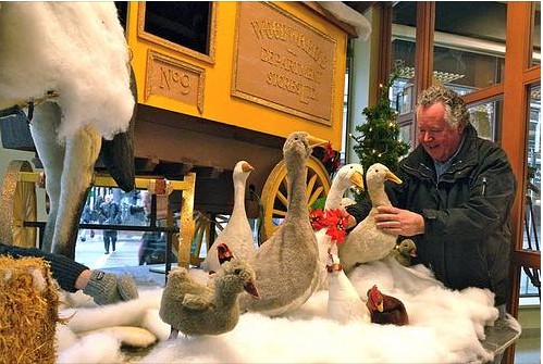 Dave Rowland Woodwards Christmas windows