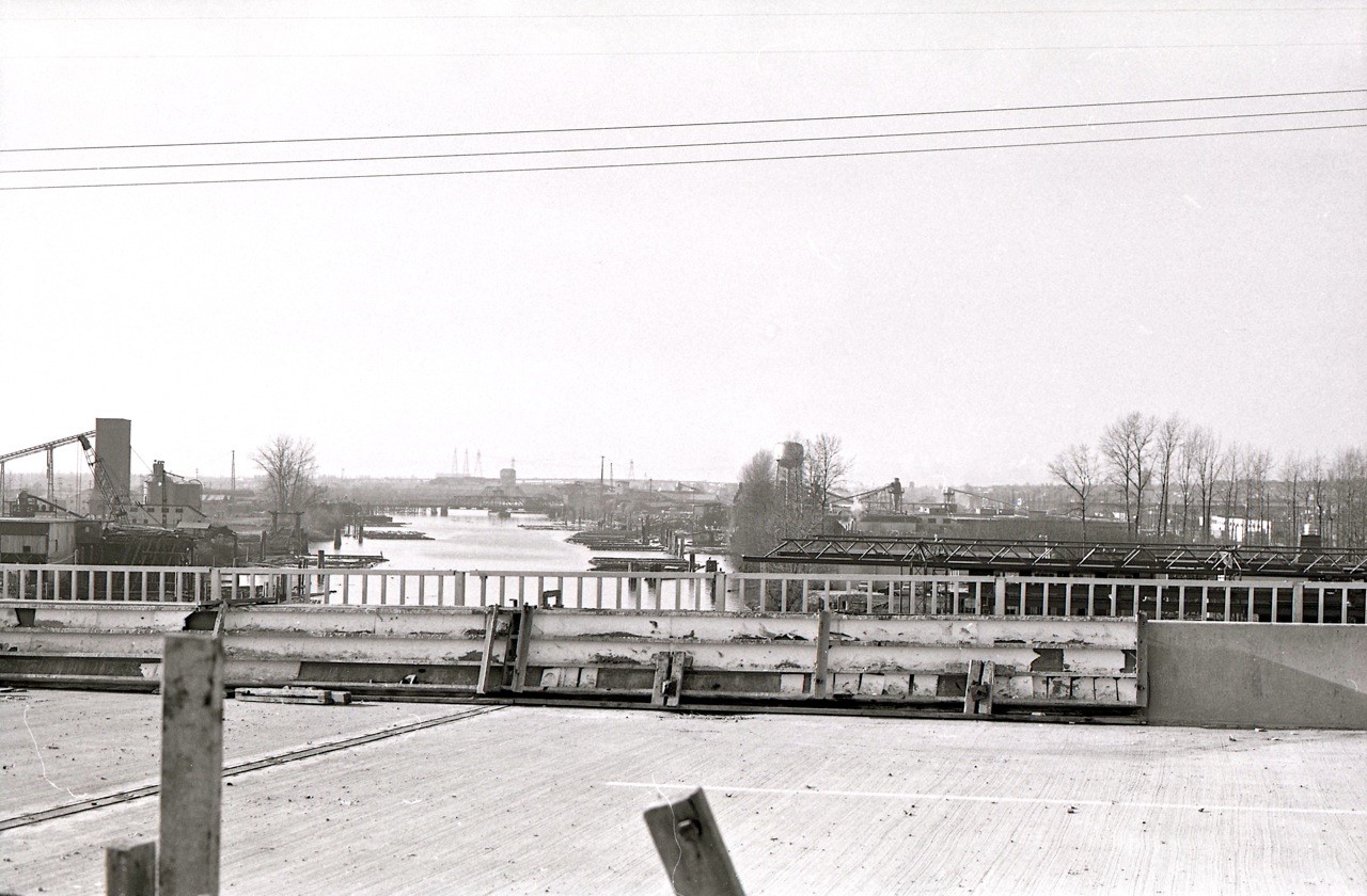 Knight Street bridge
